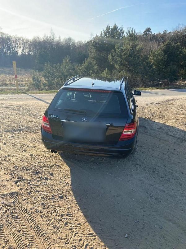 Gebraucht Mercedes C180 156 PS (114 kW) 2013 Schwarz Kombi