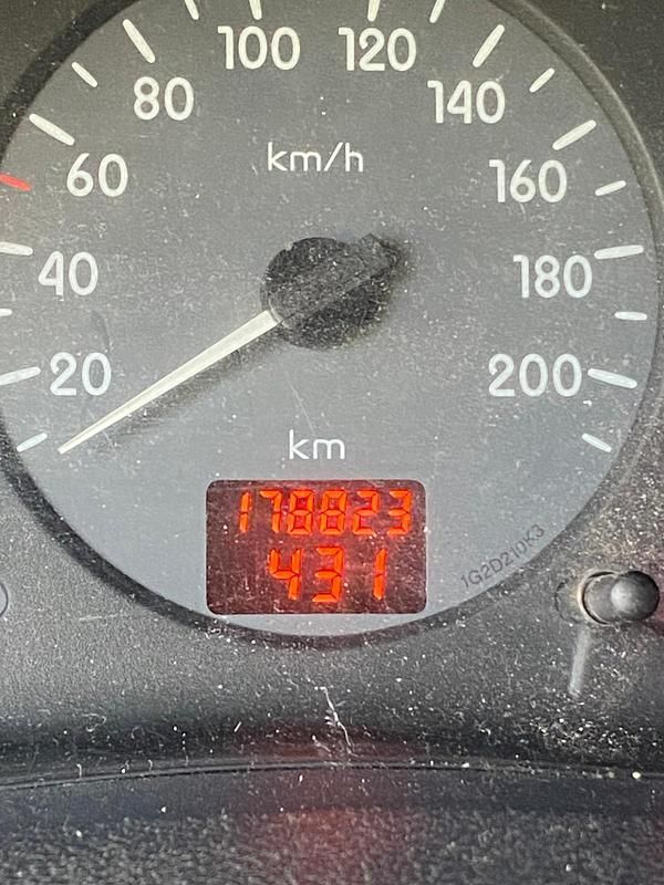 Gebraucht Renault Clio II 58 PS (42 kW) 1999 Schwarz Kleinwagen