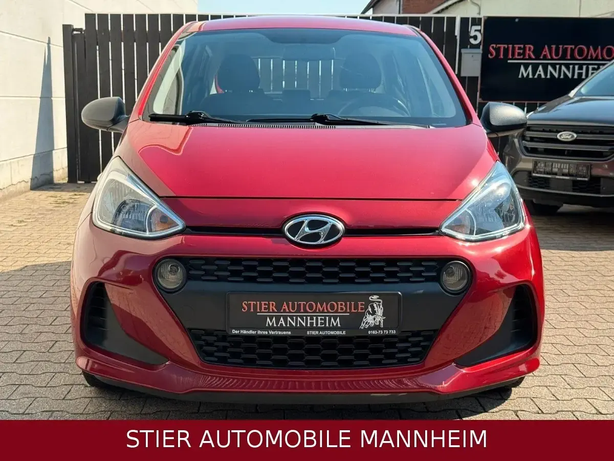 Gebraucht Hyundai i10 Trend 67 PS (49 kW) 2017 Rot Kleinwagen