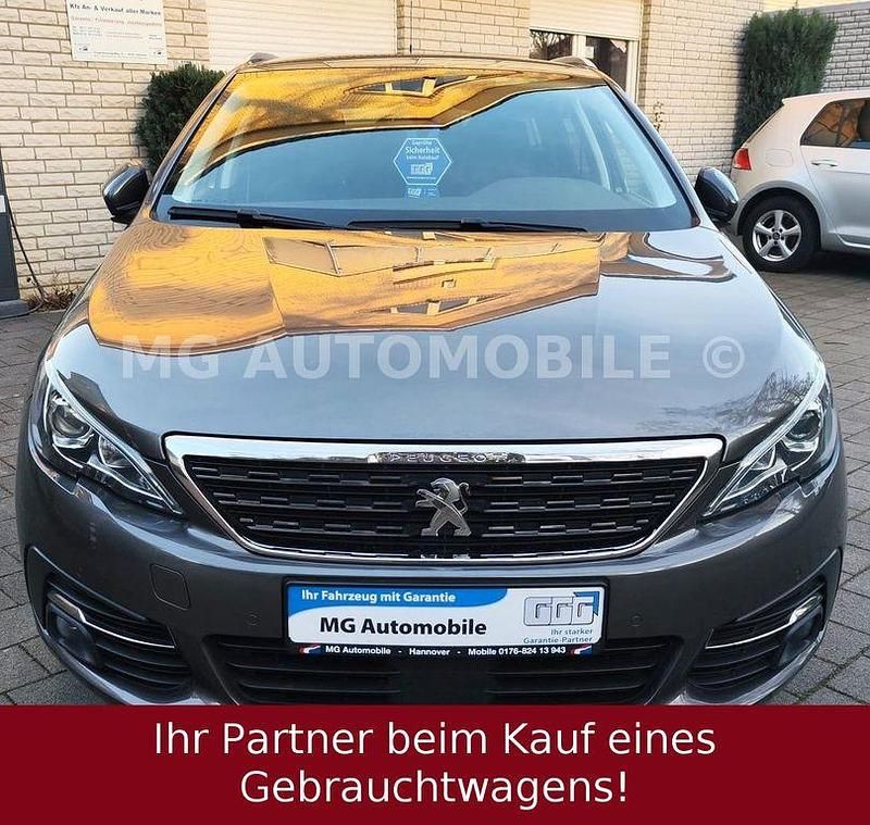Gebraucht Peugeot 308 SW Allure 131 PS (96 kW) 2020 Grau Kombi