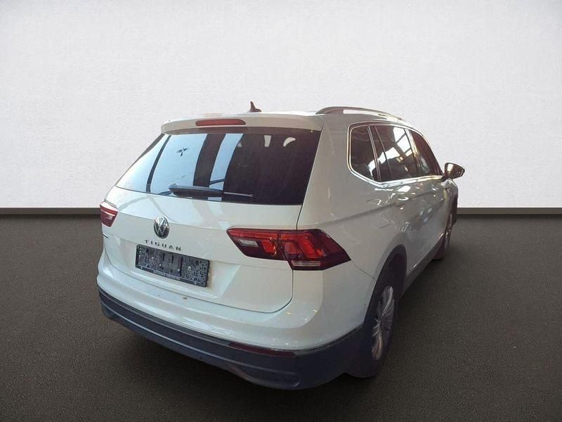 Gebraucht VW Tiguan Allspace 150 PS (110 kW) 2022 Weiß SUV