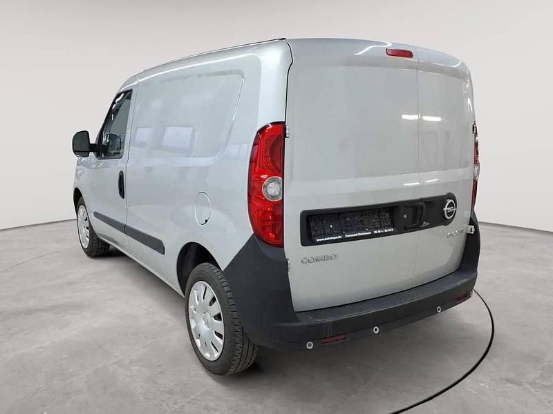 Gebraucht Opel Combo 95 PS (69 kW) 2018 Rauchsilber metallic Van / Kleinbus