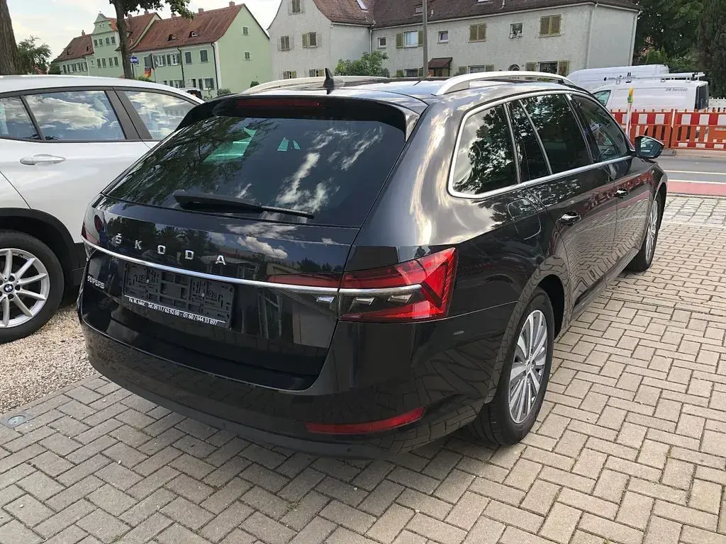 Gebraucht Skoda Superb Style 150 PS (110 kW) 2021 Schwarz Kombi