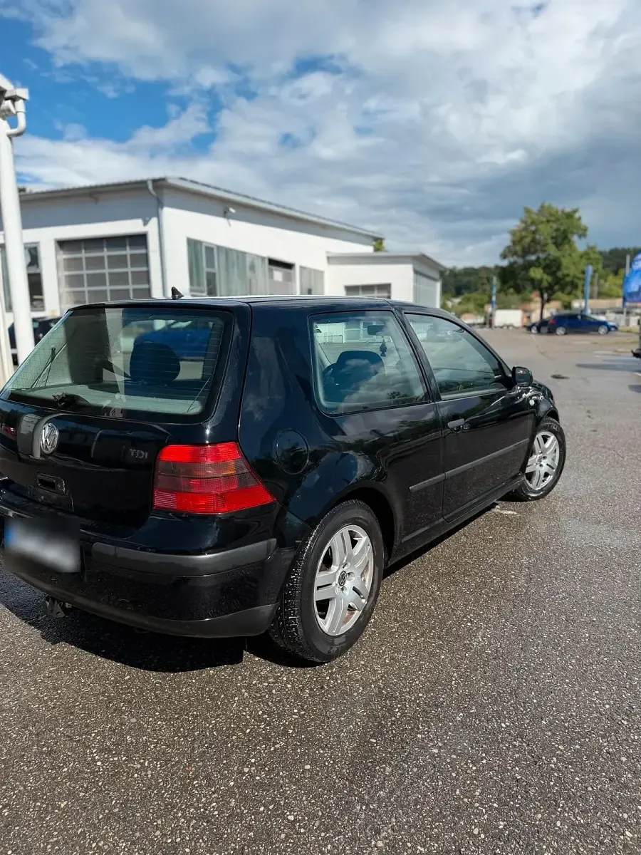 Gebraucht VW Golf 101 PS (74 kW) 2002 Schwarz Coupé