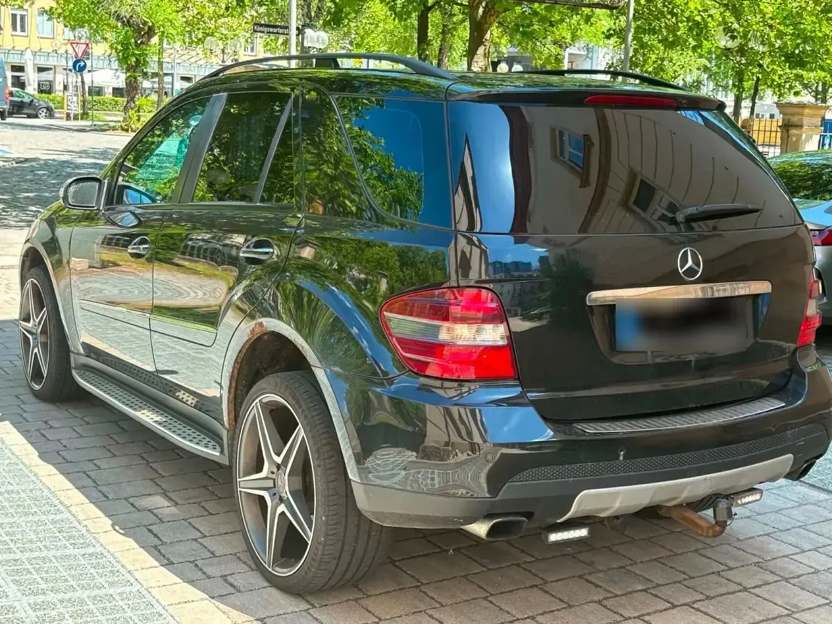 Gebraucht Mercedes ML320 224 PS (164 kW) 2007 Schwarz SUV
