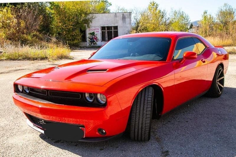 Rot Gebraucht 2015 Dodge Challenger Coupé | 24.500 € - Bild 1/4
