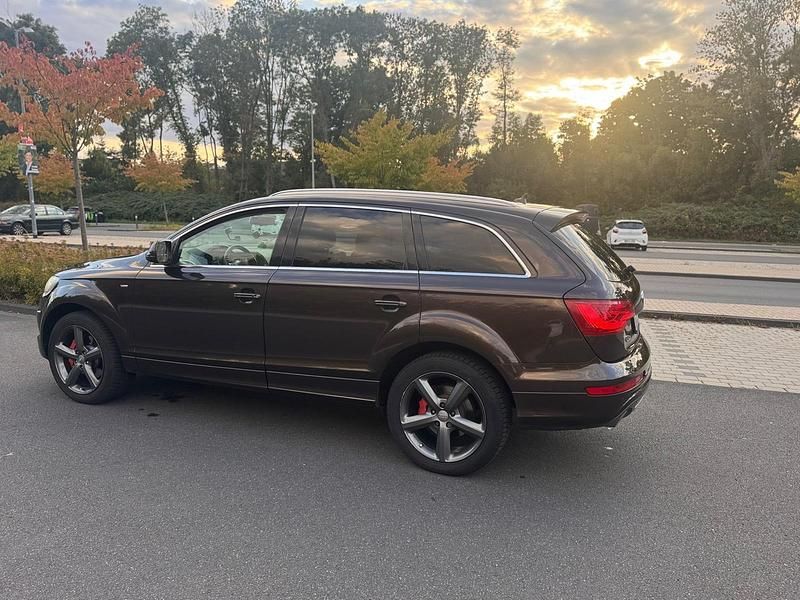 Braun Gebraucht 2012 Audi Q7 SUV | 18.000 € (Fairer Preis) - Bild 1/4
