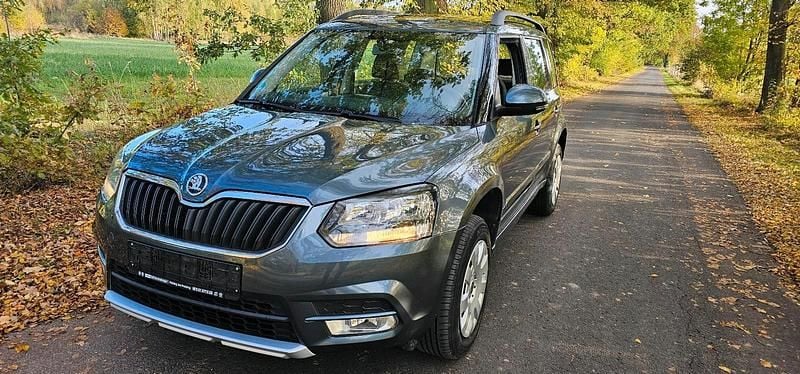 Grau Gebraucht 2017 Skoda Yeti SUV | 7.999 € (Superpreis) - Bild 1/4