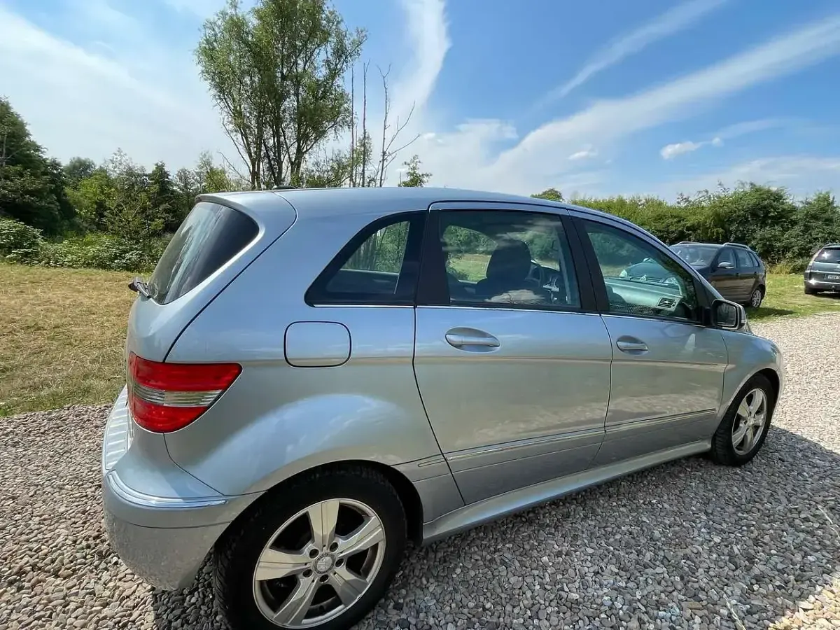 Gebraucht Mercedes B180 109 PS (80 kW) 2010 Amethyst metallic Van / Kleinbus