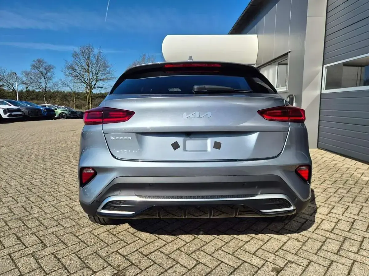Neu Kia XCeed 150 PS (110 kW) 2026 Lunarsilber metallic SUV