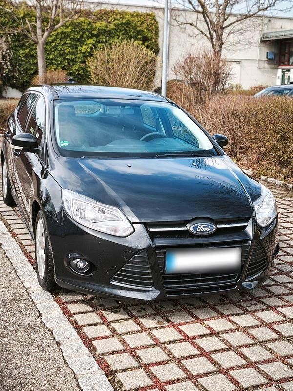 Gebraucht Ford Focus Trend 140 PS (102 kW) 2011 Schwarz Kombi