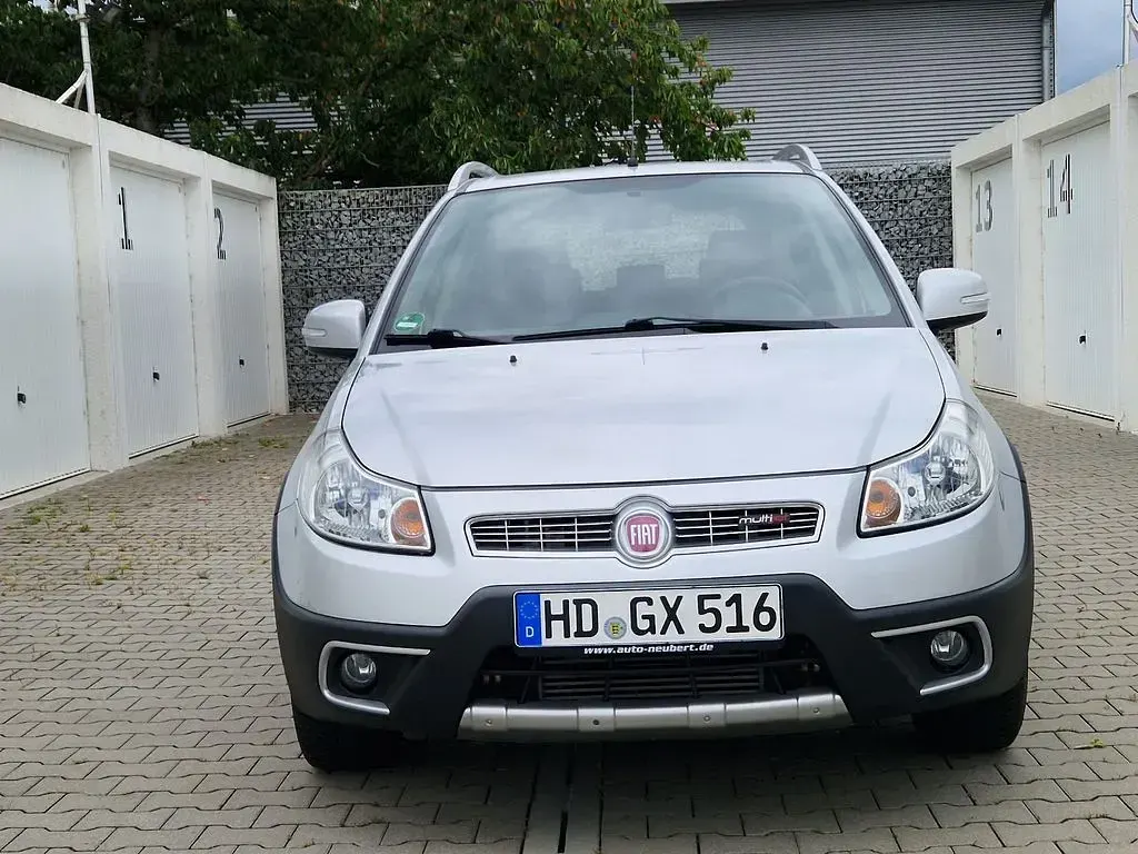Gebraucht Fiat Sedici 135 PS (99 kW) 2013 Grau SUV