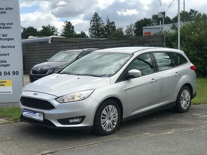 Gebraucht Ford Focus 120 PS (88 kW) 2016 Silber Kombi