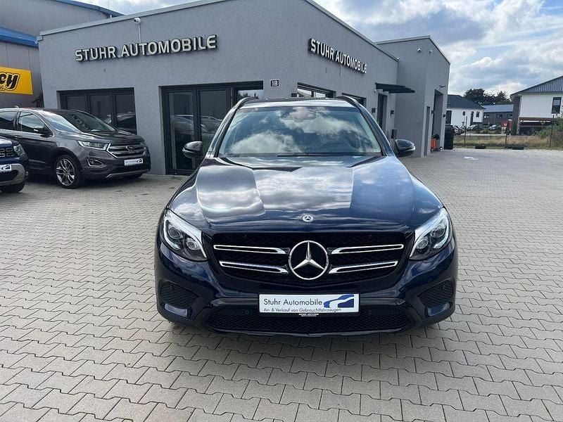 Blau Gebraucht 2018 Mercedes GLC220 SUV | 23.990 € (Guter Preis) - Bild 1/4