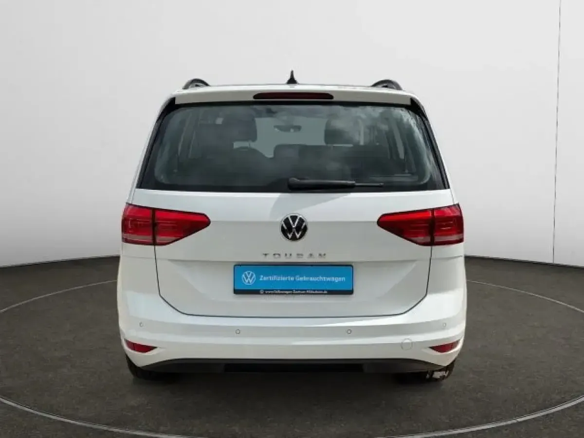 Gebraucht VW Touran Comfortline 150 PS (110 kW) 2023 Van / Kleinbus