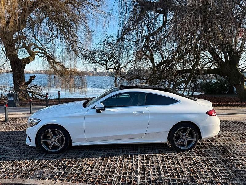 Gebraucht Mercedes C250 AMG line 204 PS (150 kW) 2016 Weiß Coupé