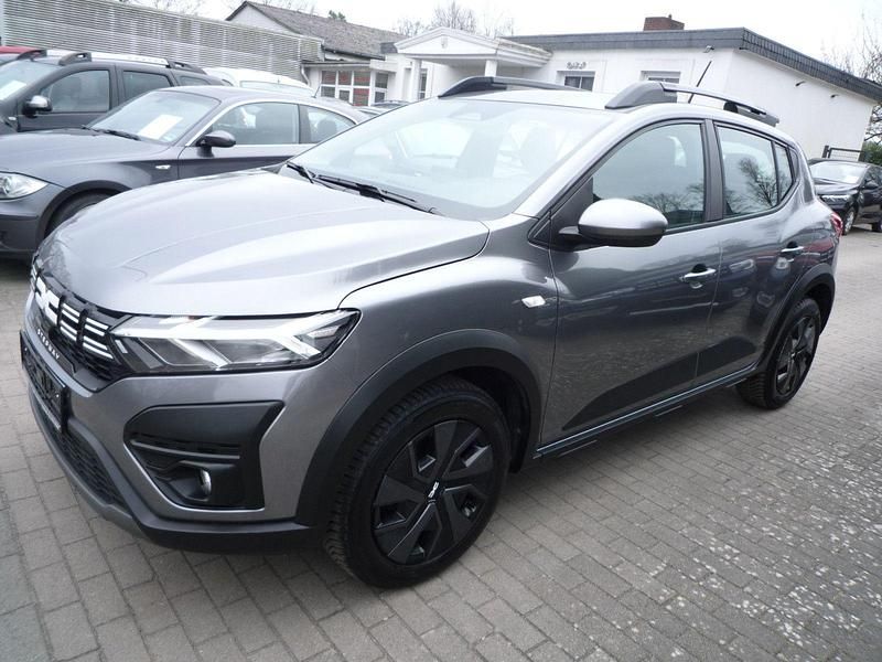 Gebraucht Dacia Sandero Expression 91 PS (66 kW) 2024 Grau Kleinwagen