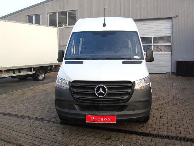 Używany Mercedes Sprinter 143 KM (105 kW) 2021 Biały Van