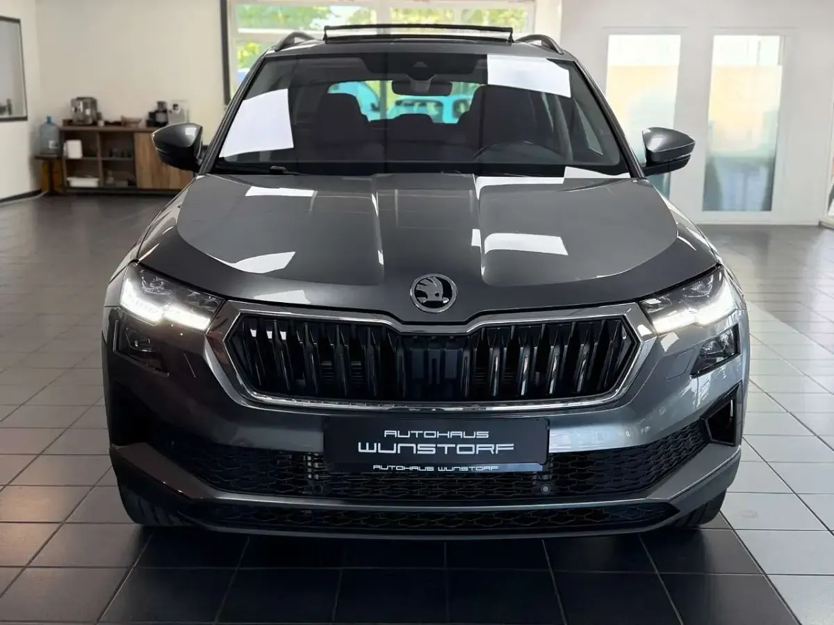 Gebraucht Skoda Karoq Tour 150 PS (110 kW) 2023 Grau SUV