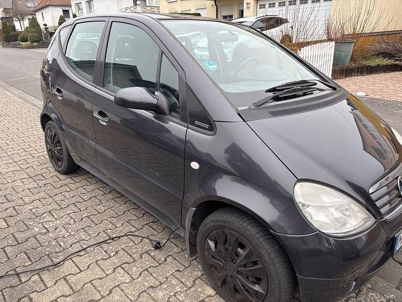 Schwarz Gebraucht 1999 Mercedes A160 Elegance Van / Kleinbus | 600 € (Superpreis) - Bild 1/2