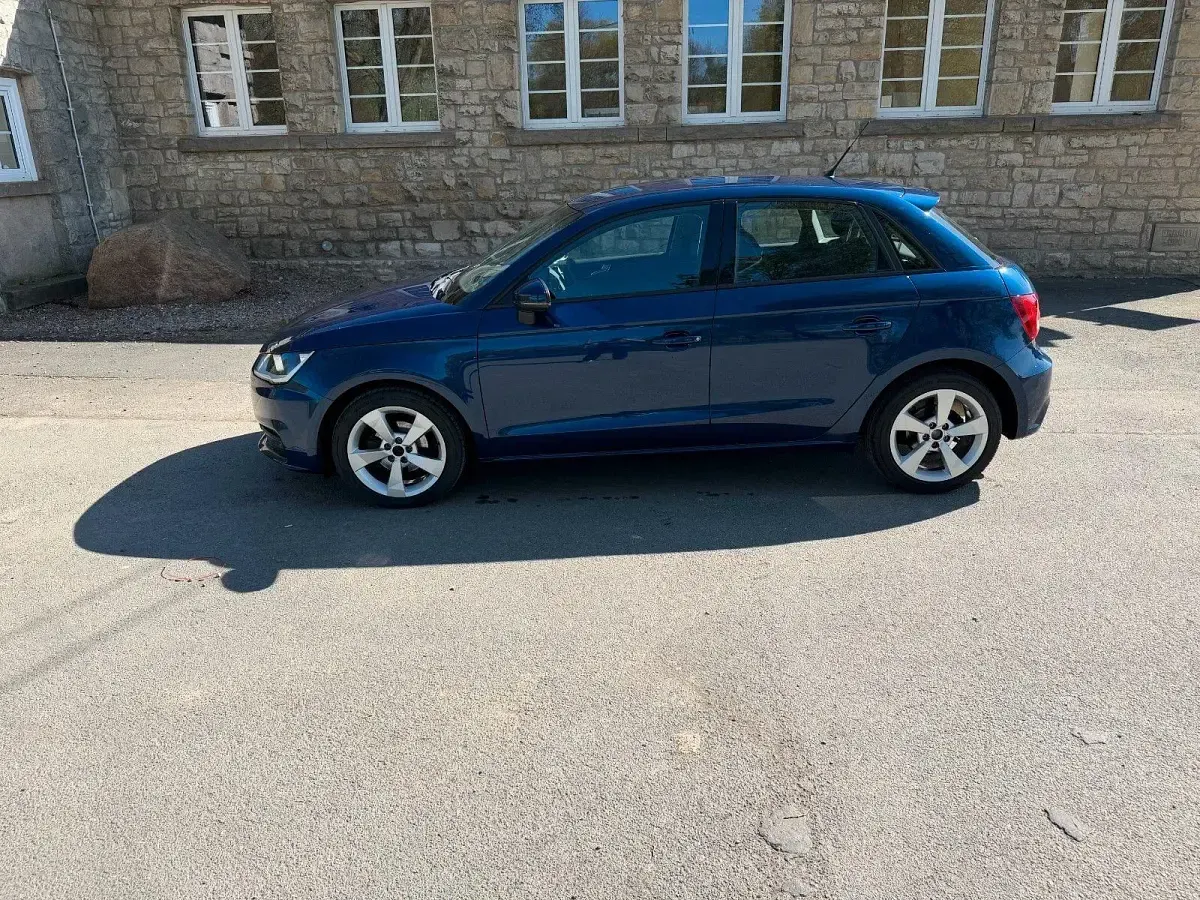 Gebraucht Audi A1 Sportback Sport 95 PS (69 kW) 2018 Blau Kleinwagen