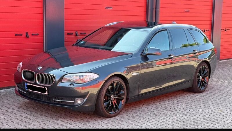 Grau Gebraucht 2011 BMW 530 Kombi | 8.300 € (Superpreis) - Bild 1/4