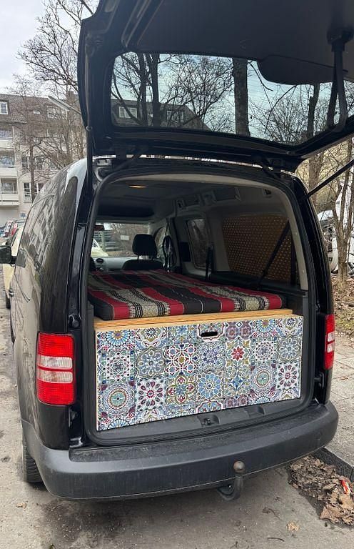 Gebraucht VW Caddy 102 PS (75 kW) 2011 Schwarz Van / Kleinbus