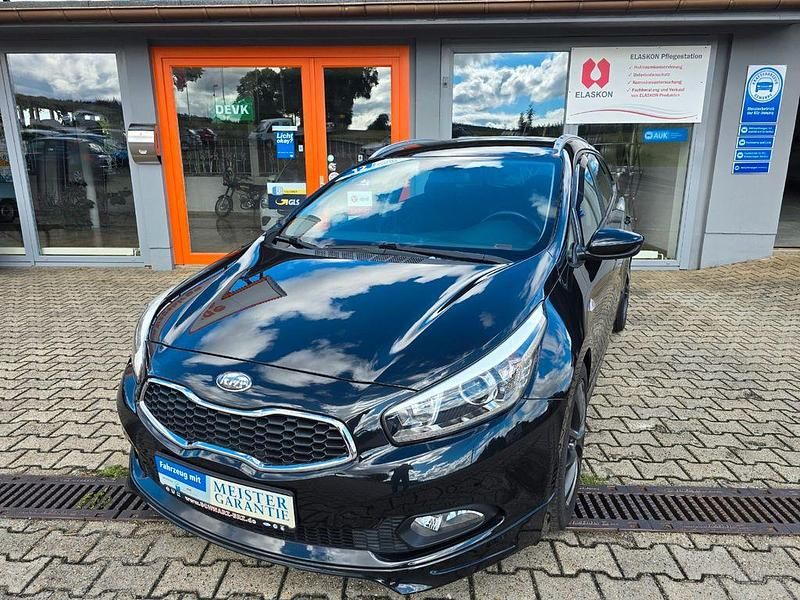 Schwarz Gebraucht 2013 Kia Ceed Sportswagon Edition 7 Kombi | 7.890 € (Fairer Preis) - Bild 1/4
