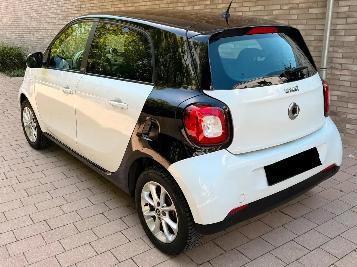 Gebraucht Smart ForFour Passion 71 PS (52 kW) 2015 Weiß Kleinwagen