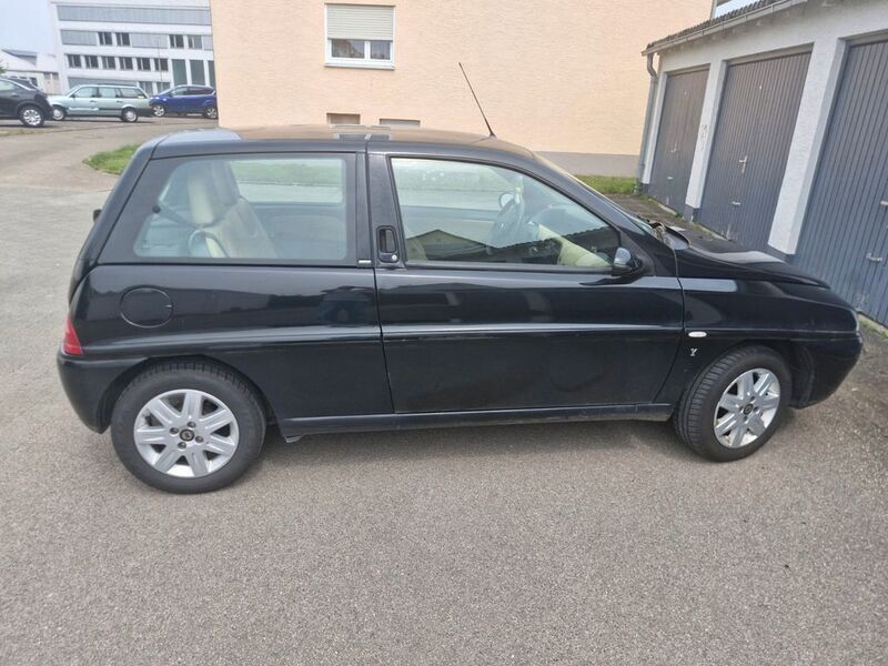Schwarz Gebraucht 2003 Lancia Ypsilon Kleinwagen | 1.500 € - Bild 1/4
