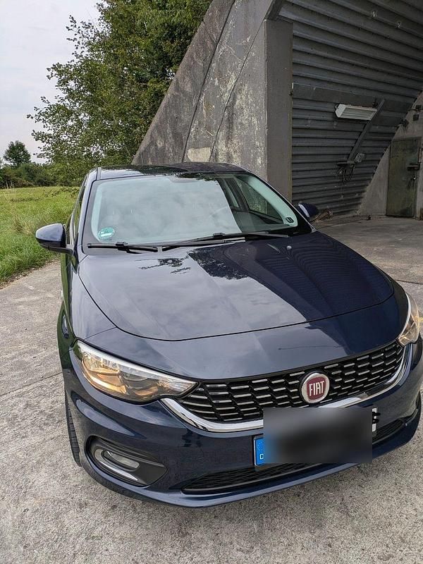 Blau Gebraucht 2018 Fiat Tipo Easy Limousine | 7.500 € (Guter Preis) - Bild 1/4