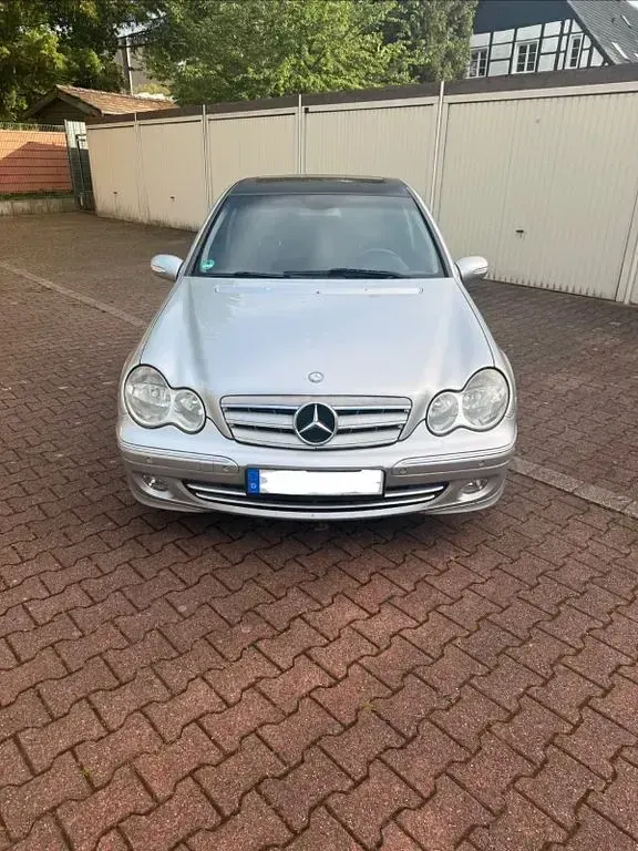 Gebraucht Mercedes C200 Elegance 122 PS (89 kW) 2004 Silber Limousine
