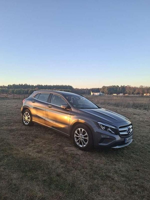 Gebraucht Mercedes GLA200 136 PS (100 kW) 2014 SUV