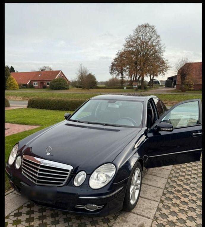 Blau Gebraucht 2008 Mercedes E280 Avantgarde Limousine | 6.650 € (Fairer Preis) - Bild 1/4