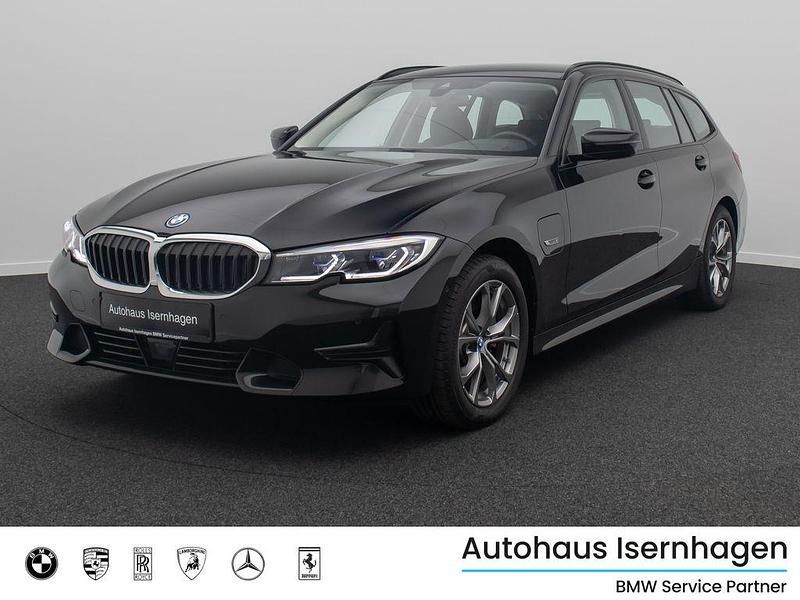 Schwarz ii668schwarz Gebraucht 2022 BMW 320e Sport Line Limousine | 28.999 € (Fairer Preis) - Bild 1/4