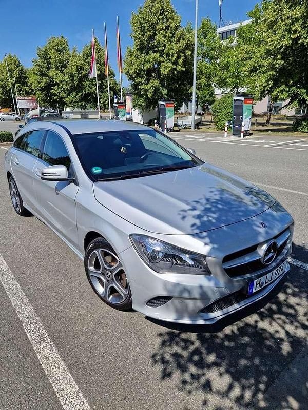 Gebraucht 2018 Mercedes CLA200 Shooting Brake Kombi | 15.600 € (Fairer Preis) - Bild 1/4