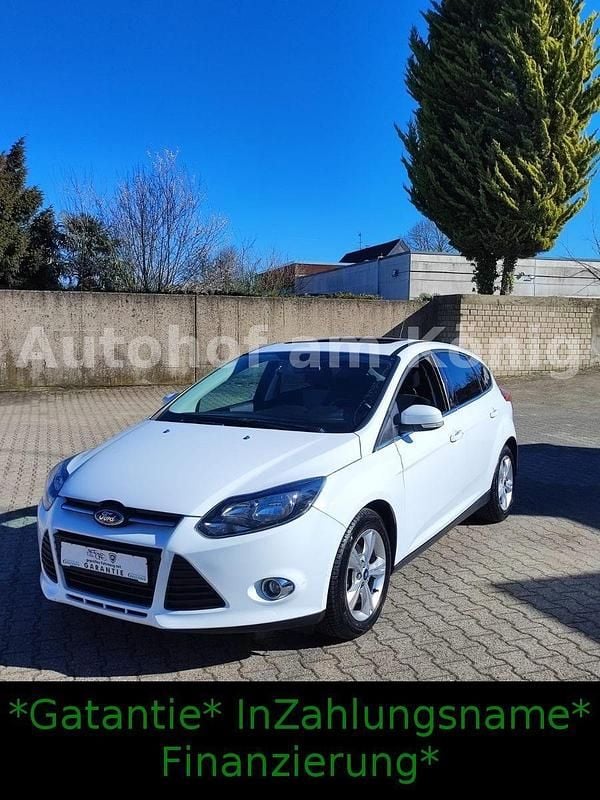 Gebraucht Ford Focus Champions Edition 125 PS (91 kW) 2012 Weiß Limousine
