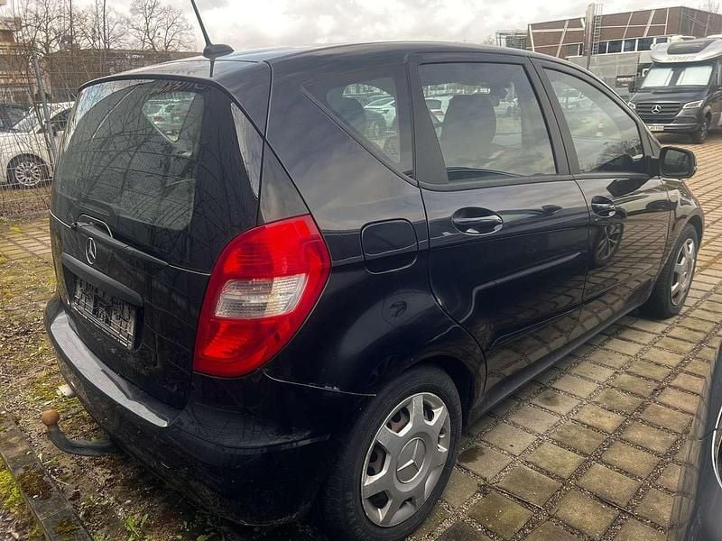 Gebraucht Mercedes A160 82 PS (60 kW) 2010 Kosmosschwarz  metalliclack Kleinwagen