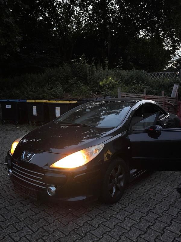 Schwarz Gebraucht 2007 Peugeot 307 CC Cabrio | 3.000 € (Fairer Preis) - Bild 1/4