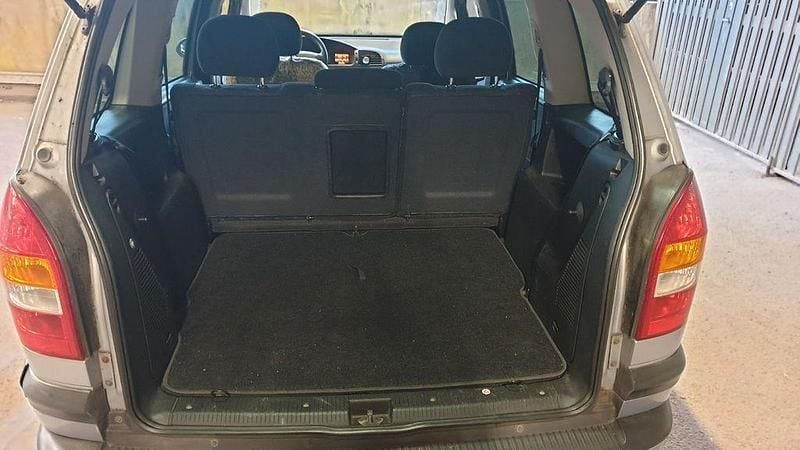 Gebraucht Opel Zafira Edition 125 PS (91 kW) 2003 Silber Van / Kleinbus