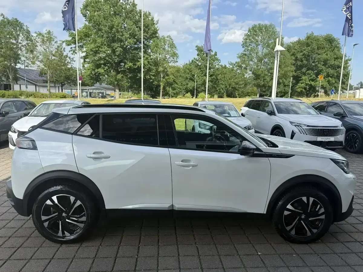 Gebraucht Peugeot 2008 Allure 100 kW (136 PS) 2023 Weiß SUV