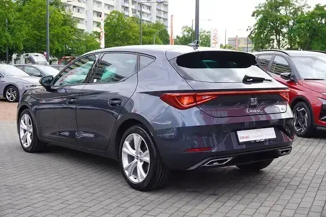 Gebraucht Seat Leon FR 110 PS (80 kW) 2022 Magnetic grau Limousine