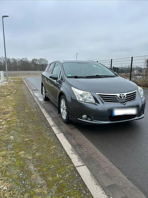 Gebraucht Toyota Avensis T2 150 PS (110 kW) 2011 Grau Kombi