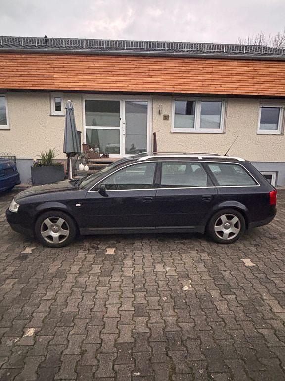 Gebraucht Audi A6 150 PS (110 kW) 2002 Blau Kombi