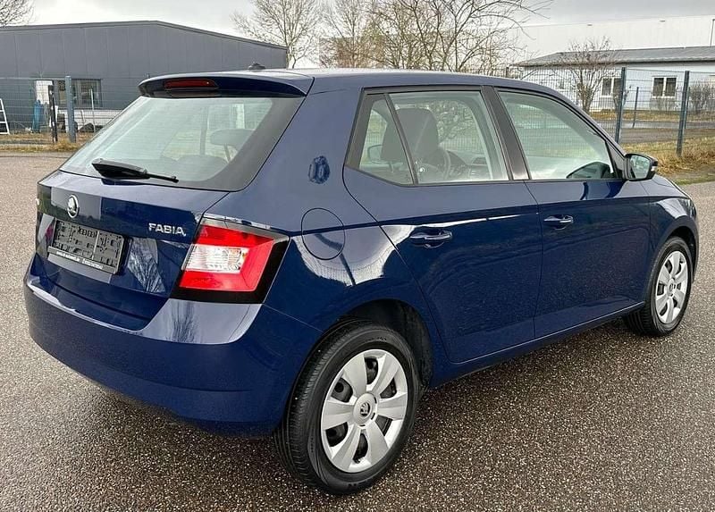 Gebraucht Skoda Fabia Cool Edition 60 PS (44 kW) 2015 Blau Kleinwagen