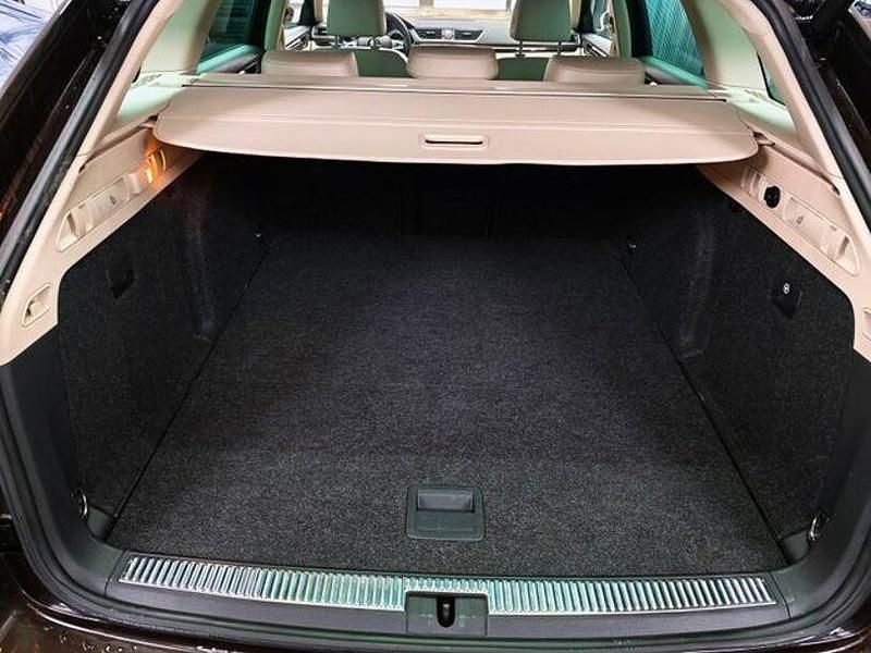 Gebraucht Skoda Superb LAURIN & KLEMENT 190 PS (139 kW) 2016 Braun Limousine