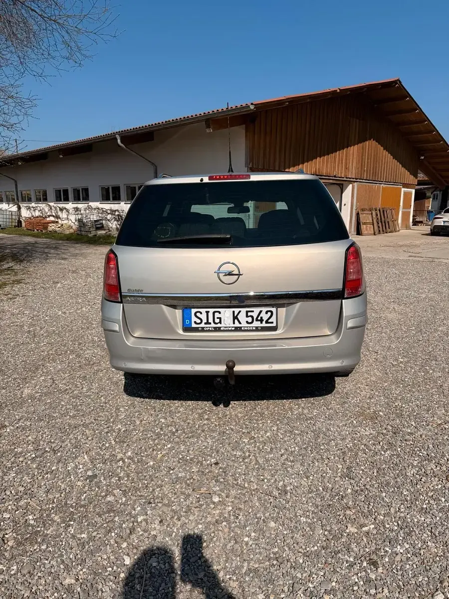 Gebraucht Opel Astra 116 PS (85 kW) 2010 Silber Kombi
