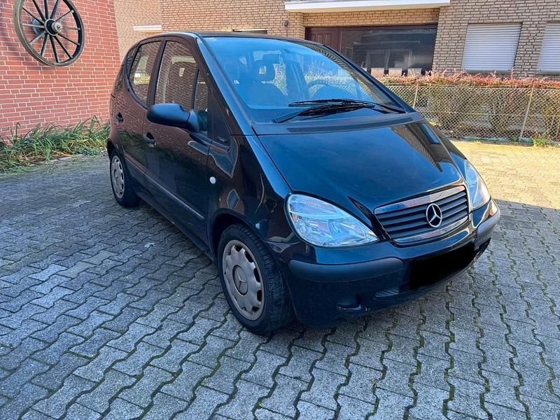 Schwarz Gebraucht 2002 Mercedes A170 Kleinwagen | 750 € (Guter Preis) - Bild 1/4