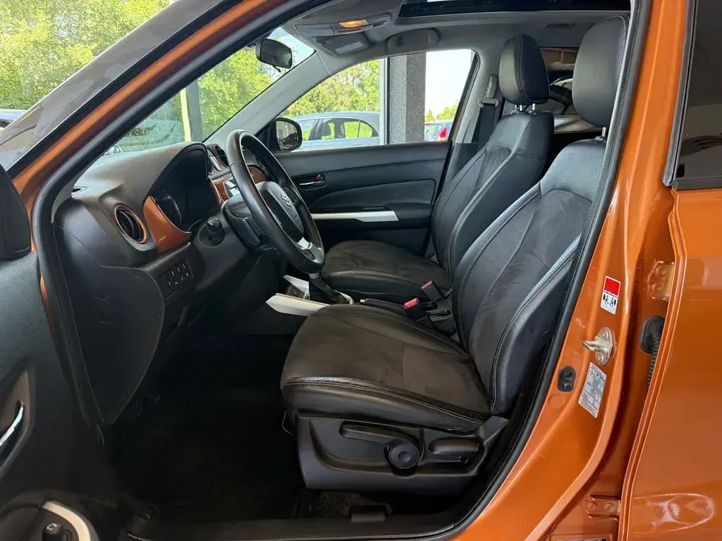 Gebraucht Suzuki Vitara Comfort 120 PS (88 kW) 2017 Orange SUV