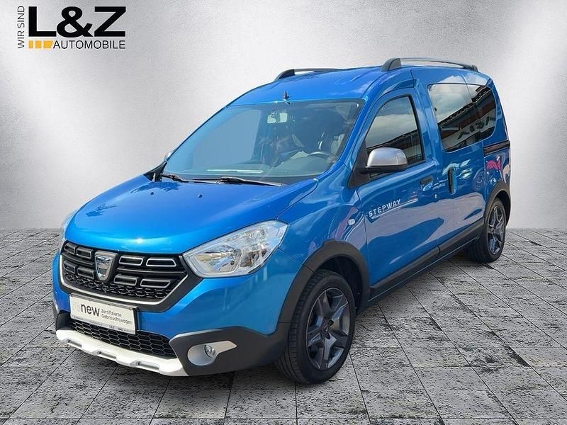 Blau Gebraucht 2017 Dacia Dokker Celebration Van | 12.980 € (Etwas zu teuer) - Bild 1/4